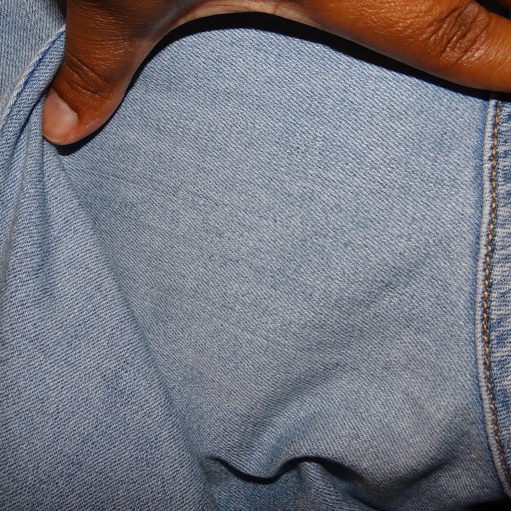 Universal Thread Distressed Cropped Jeans - Picture 6 of 7